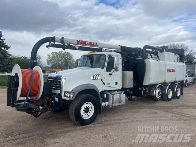 Mack GU713 Pásová rýpadla
