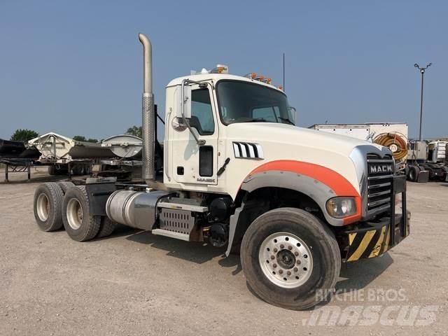 Mack GU713 Tahače