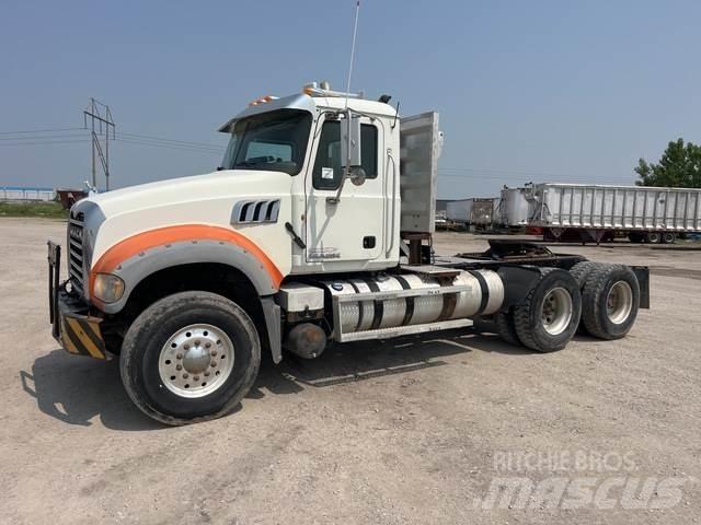 Mack GU713 Tahače