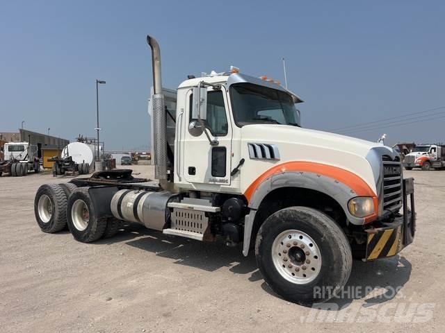 Mack GU713 Tahače