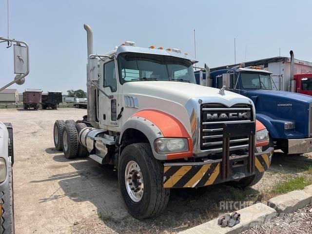 Mack GU713 Tahače