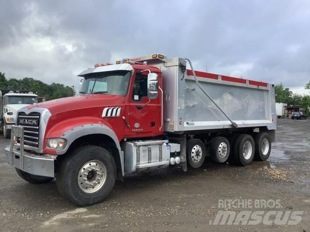 Mack GU713 Sklápěče