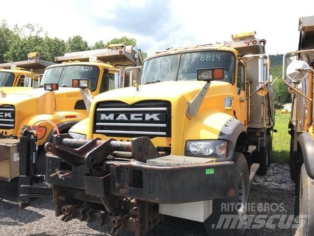 Mack GU713 Sněžné pluhy, přední sněhové radlice