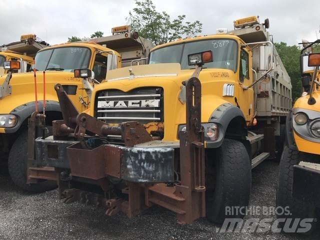 Mack GU713 Sněžné pluhy, přední sněhové radlice
