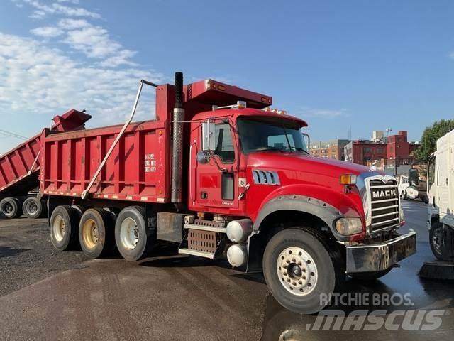 Mack GU713 Sklápěče
