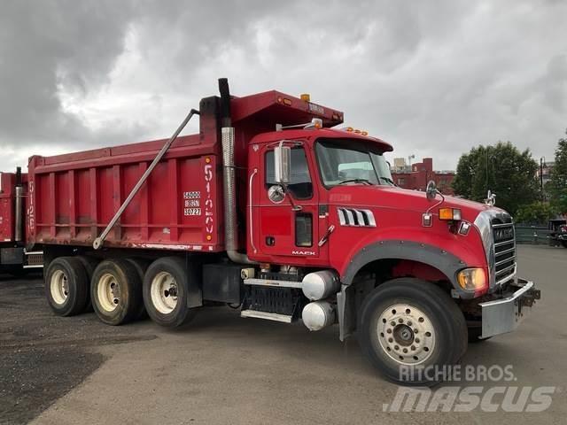 Mack GU713 Sklápěče