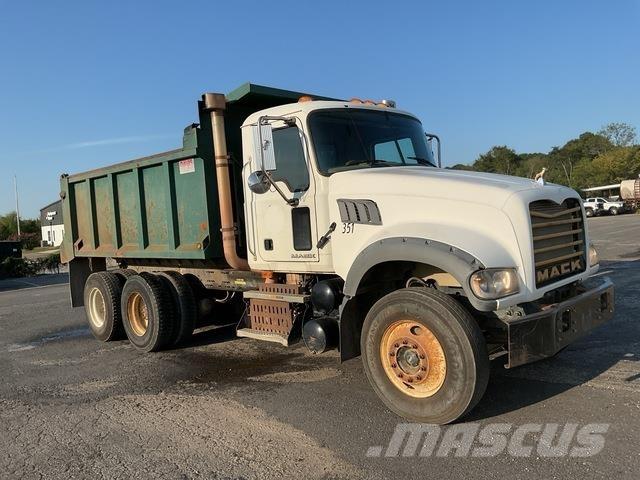 Mack GU713 Sklápěče