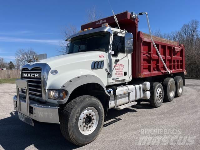 Mack GU714 Sklápěče