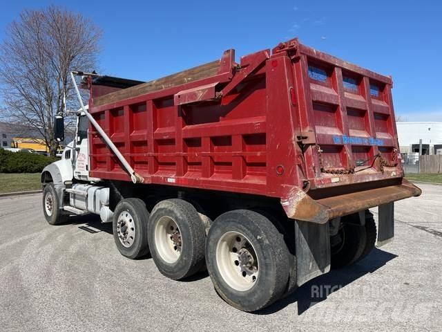 Mack GU714 Sklápěče