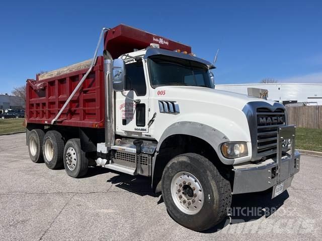 Mack GU714 Sklápěče