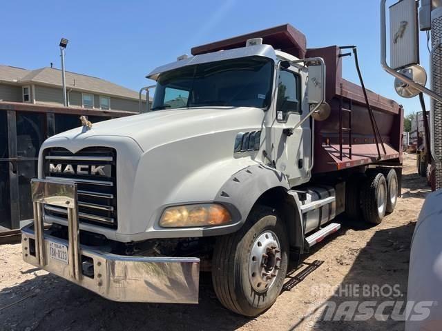 Mack GU813 Sklápěče