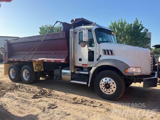 Mack GU813 Sklápěče
