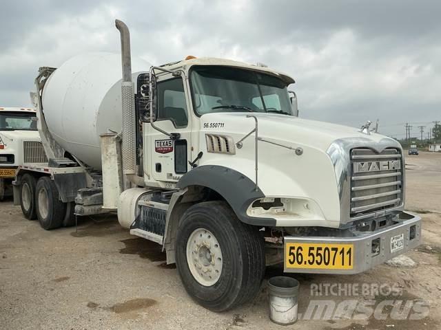 Mack GU813 Další