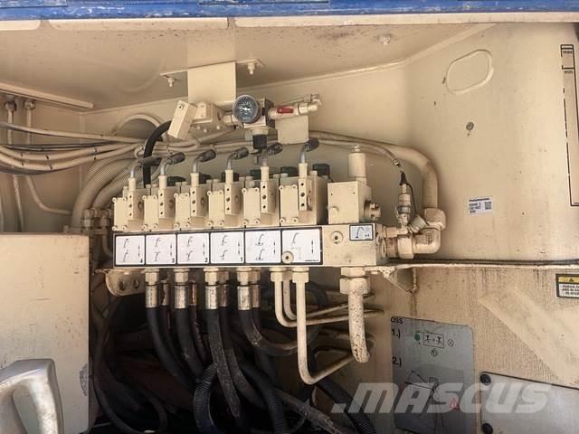 Mack GU813 Nákladní auta s čerpadly betonu