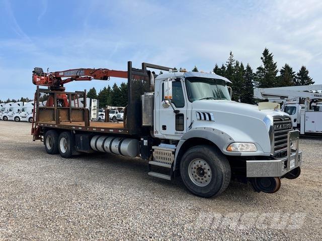 Mack GU813 Klešťové drapáky