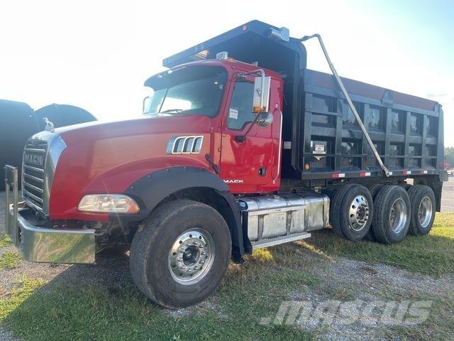 Mack GU813 Sklápěče
