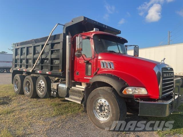 Mack GU813 Sklápěče