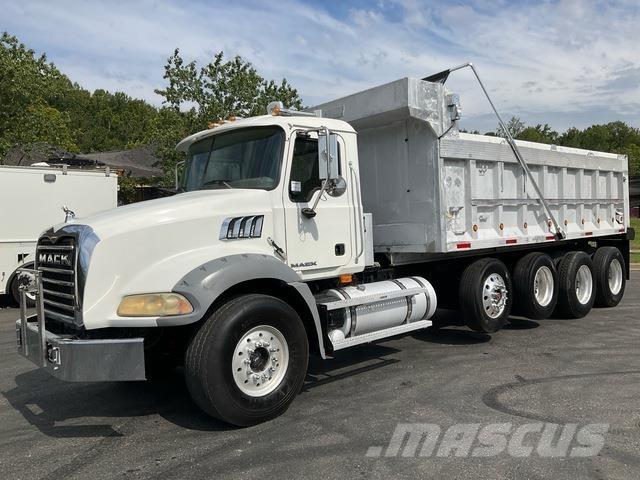 Mack GU813 Sklápěče