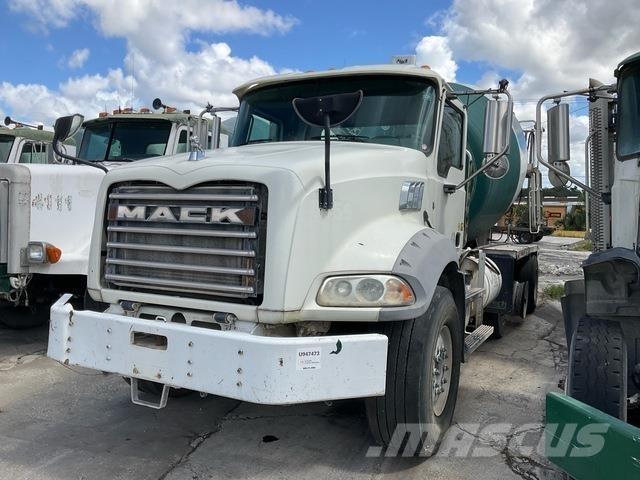 Mack GU813 Další