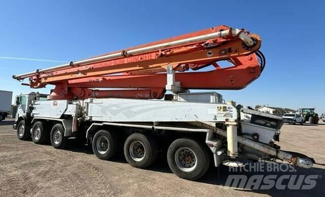 Mack MR688S Nákladní auta s čerpadly betonu
