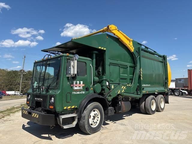 Mack MR690S Popelářské vozy