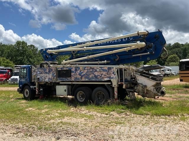 Mack MRU613 Nákladní auta s čerpadly betonu
