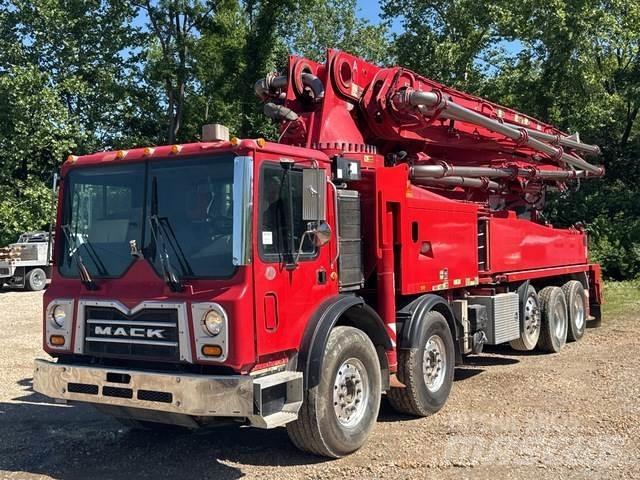 Mack MRU613 Nákladní auta s čerpadly betonu