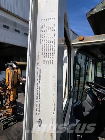 Mack MRU613 Popelářské vozy