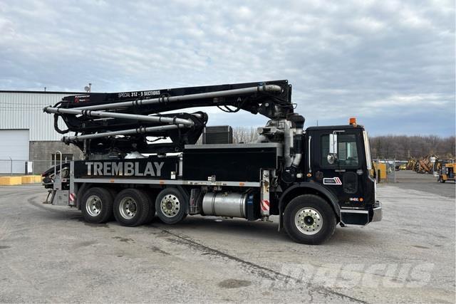 Mack MRU613 Nákladní auta s čerpadly betonu