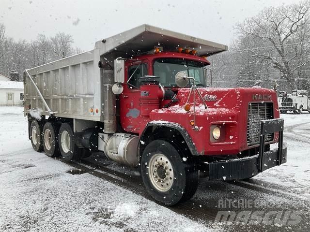 Mack RB688S Sklápěče