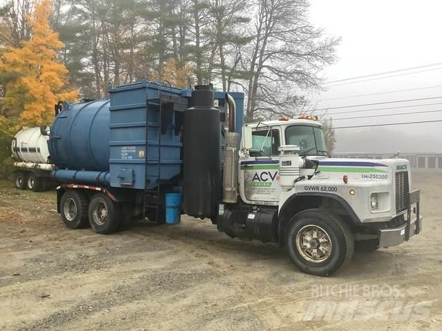 Mack RB690S Kombinované/Čerpací cisterny