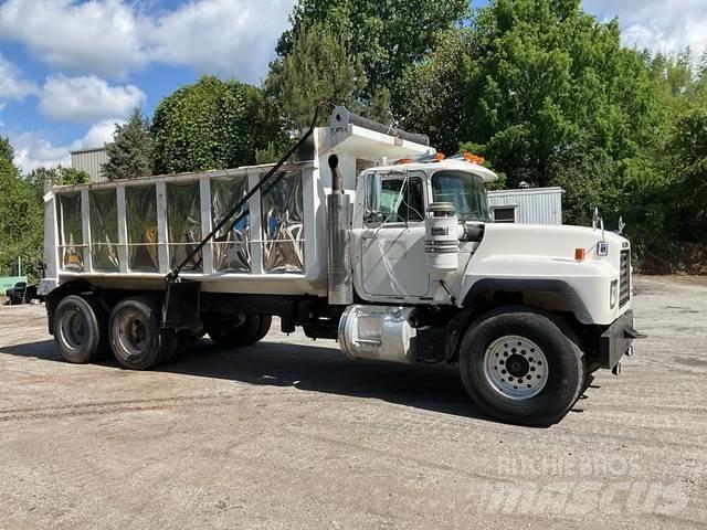 Mack RD600 Sklápěče