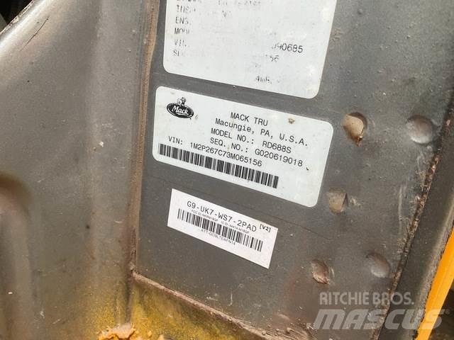 Mack RD600 Sněžné pluhy, přední sněhové radlice
