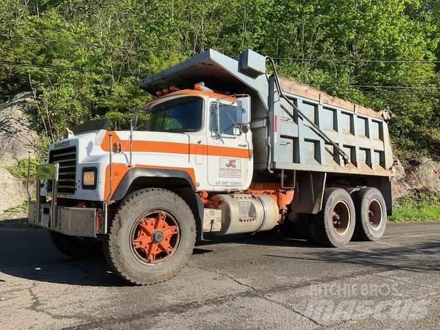 Mack RD686SX Sklápěče