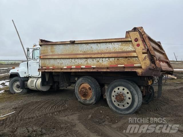Mack RD688S Sklápěče