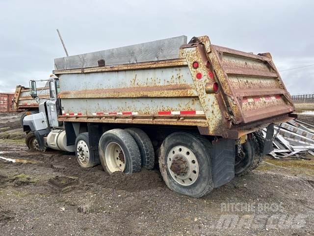 Mack RD688S Sklápěče