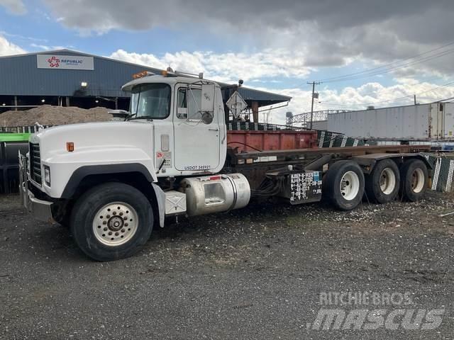 Mack RD688S Ramenové nosiče kontejnerů