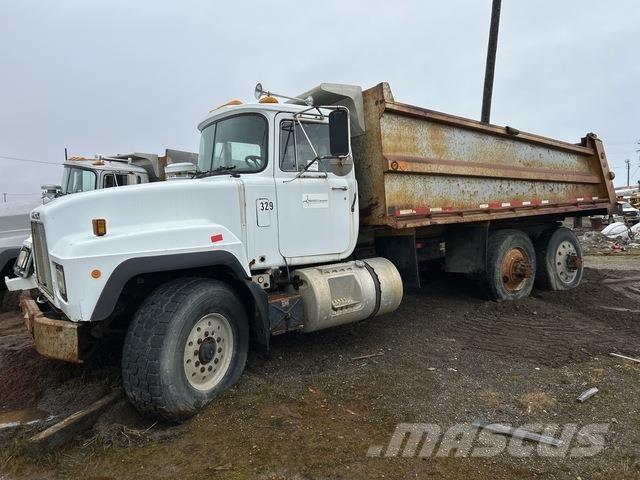 Mack RD688S Sklápěče