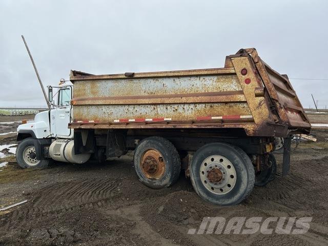 Mack RD688S Sklápěče