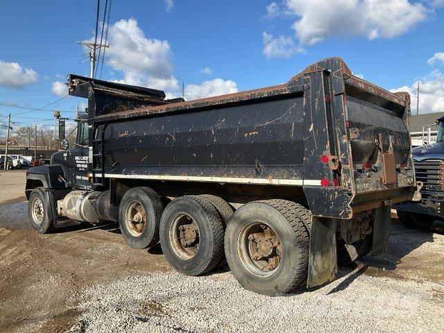 Mack RD688S Sklápěče