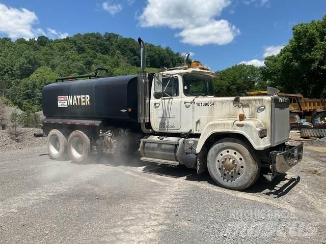 Mack RW613 Cisterny na vodu