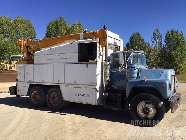 Mack U600 Komunální / Multi-užitková vozidla
