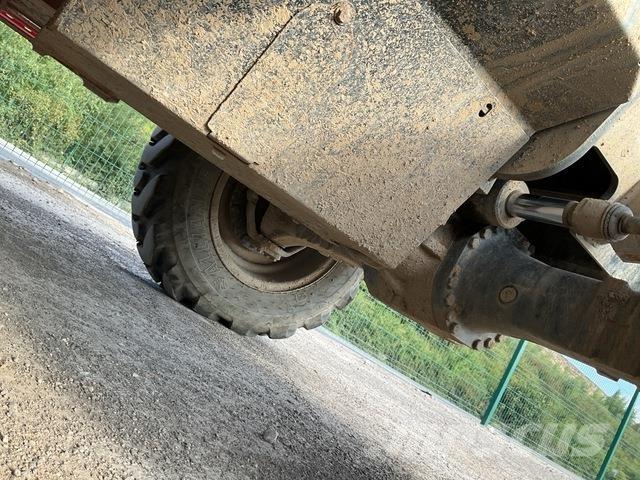 Manitou M26-4 Terénní vysokozdvižné vozíky