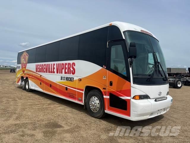 MCI J4500 Minibusy