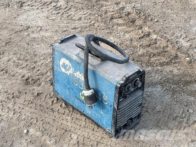 Miller CST-280 Svářecí stroje