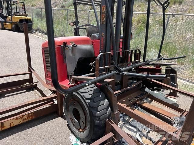 Moffett M55.4 Závěsné vysokozdvižné vozíky