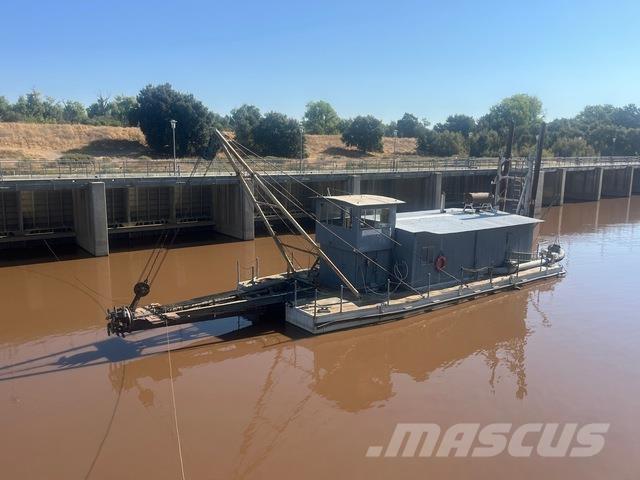  Moore Pracovní lodě, bárky a pontony