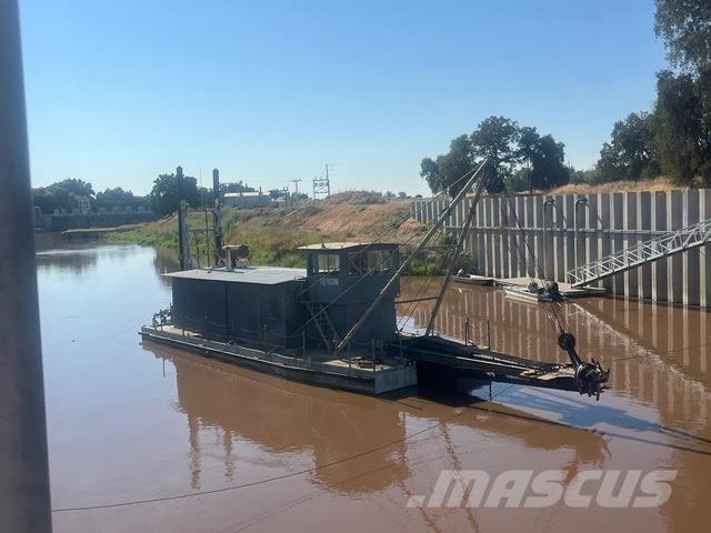  Moore Pracovní lodě, bárky a pontony
