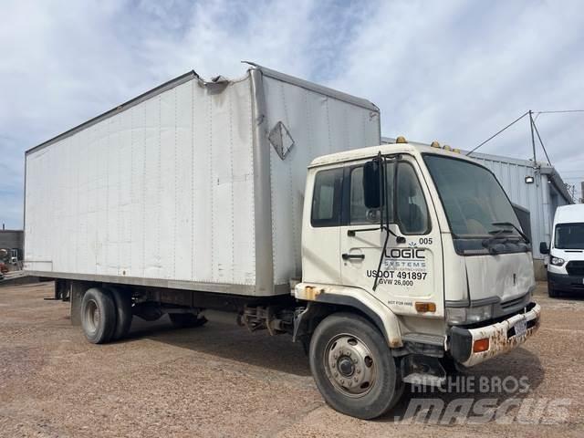 Nissan UD2600 Skříňová nástavba
