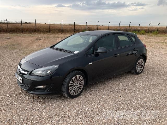 Opel Astra Osobní vozy